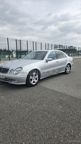 Mercedes E 270-4