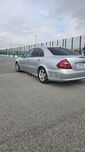 Mercedes E 270-5