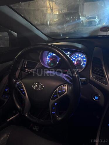 Hyundai Elantra-5