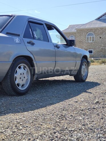 Mercedes 190-4