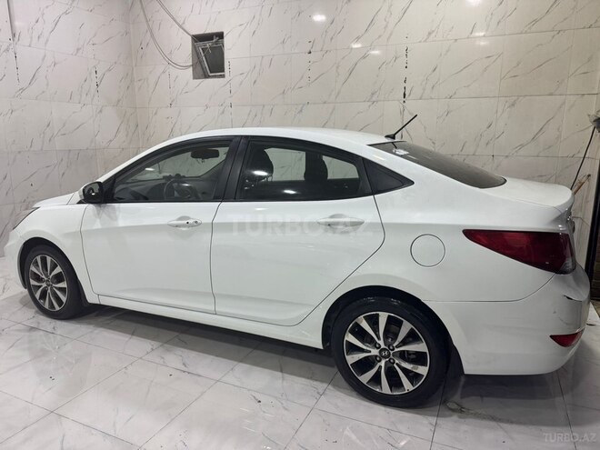Hyundai Accent-3