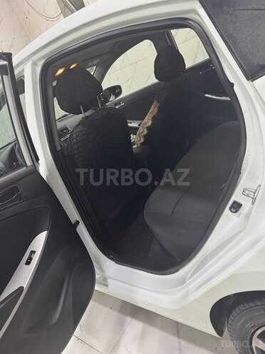 Hyundai Accent-8