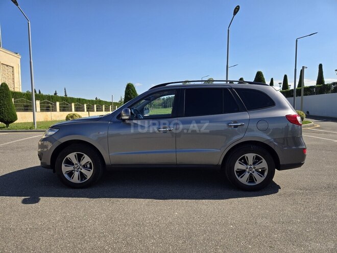Hyundai Santa Fe-5