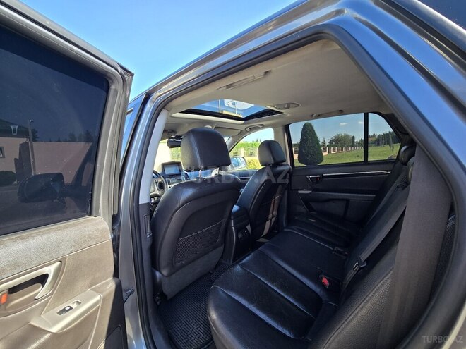 Hyundai Santa Fe-10