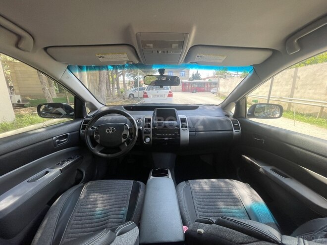 Toyota Prius-7