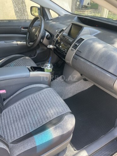 Toyota Prius-13