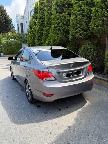 Hyundai Accent-3