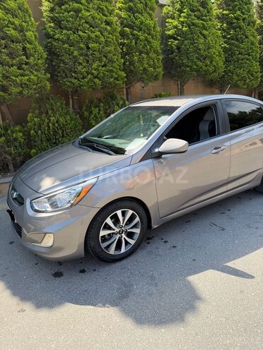 Hyundai Accent-2