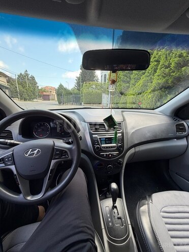 Hyundai Accent-6