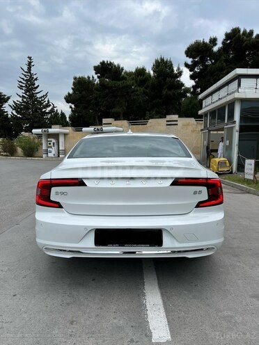 Volvo S90-2