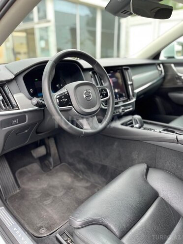 Volvo S90-3