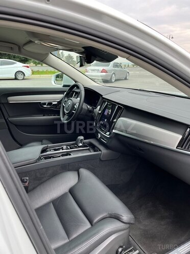 Volvo S90-9