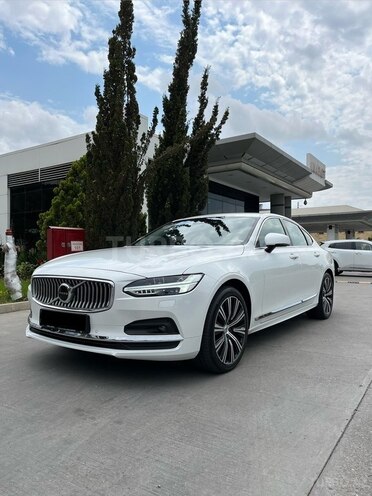 Volvo S90-4