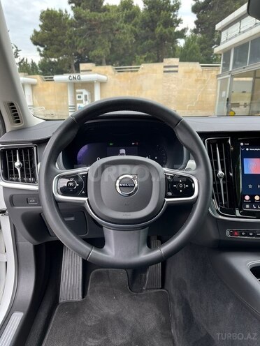 Volvo S90-10