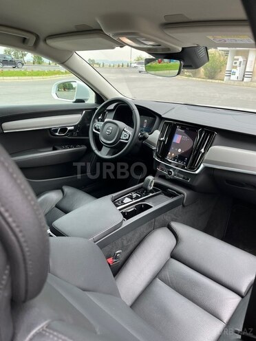 Volvo S90-12