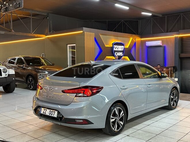 Hyundai Elantra-7