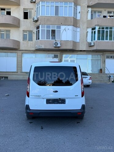 Ford Tourneo Connect-8
