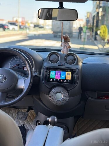 Nissan March-5