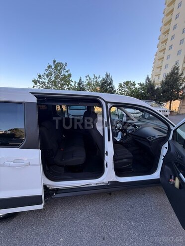 Ford Tourneo Connect-12