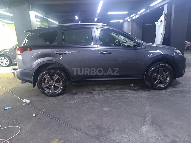 Toyota RAV4-7
