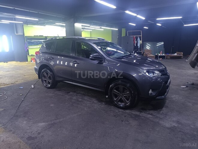 Toyota RAV4-8