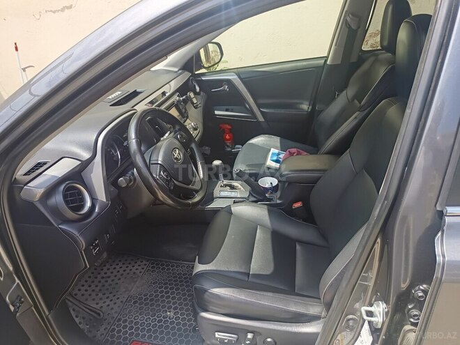 Toyota RAV4-10