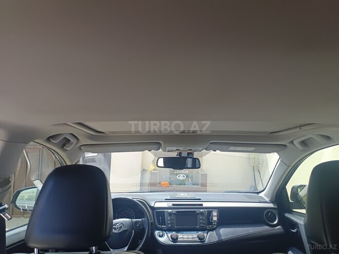 Toyota RAV4-12