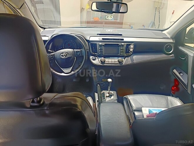 Toyota RAV4-11