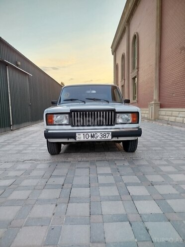 LADA (VAZ) 2107-1