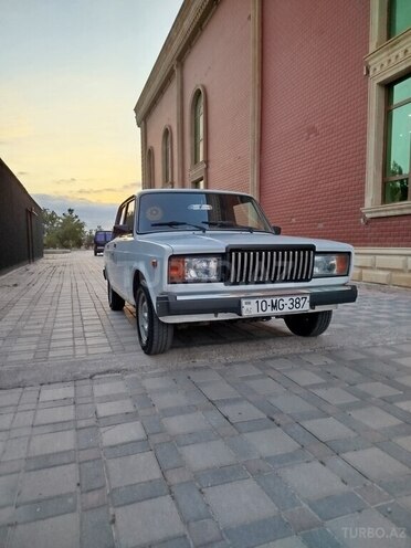 LADA (VAZ) 2107-2