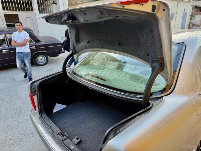 Mercedes E 240-13