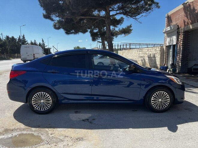 Hyundai Accent-4