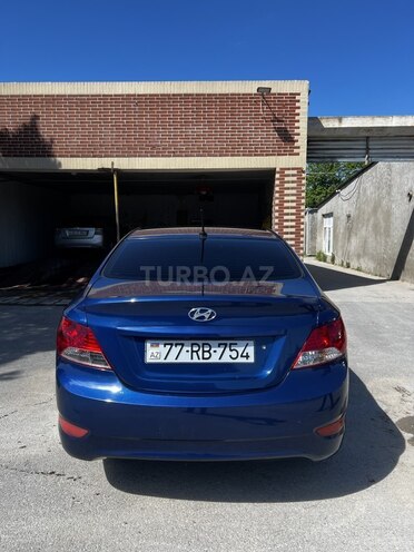 Hyundai Accent-2