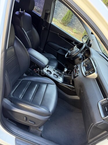 Kia Sorento-9