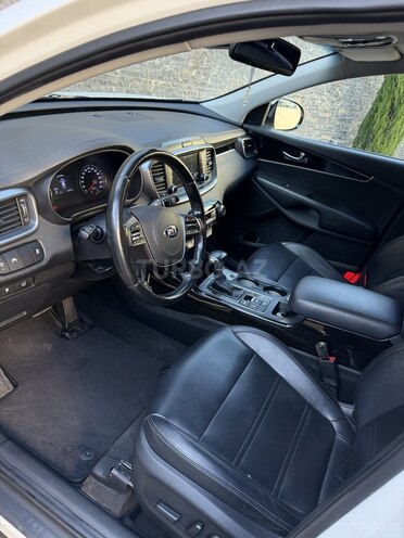 Kia Sorento-12