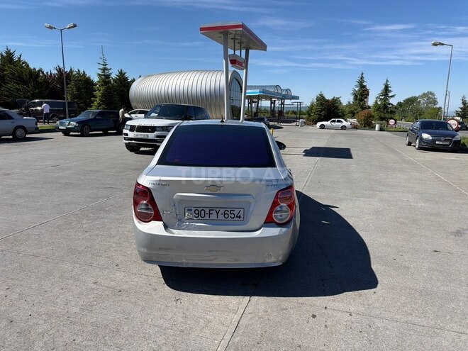 Chevrolet Aveo-14