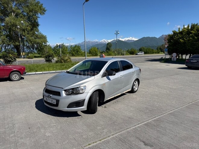 Chevrolet Aveo-12