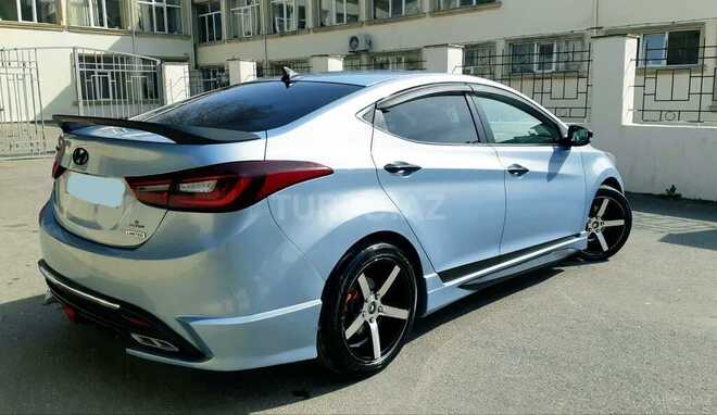 Hyundai Elantra-6