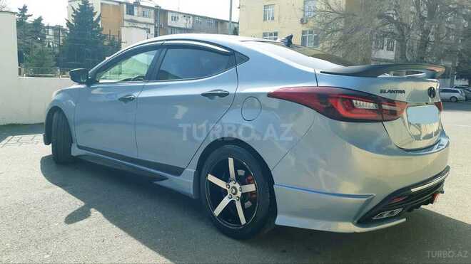 Hyundai Elantra-5