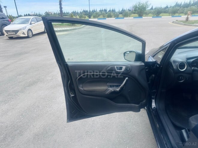 Ford Fiesta 2014, 185,035 km - 1.6 l - Sumqayıt