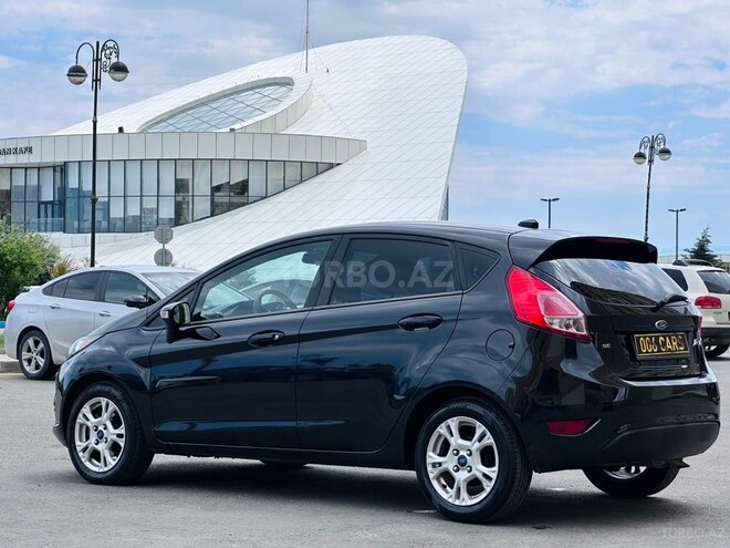 Ford Fiesta 2014, 185,035 km - 1.6 l - Sumqayıt