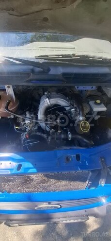 Ford Transit-11