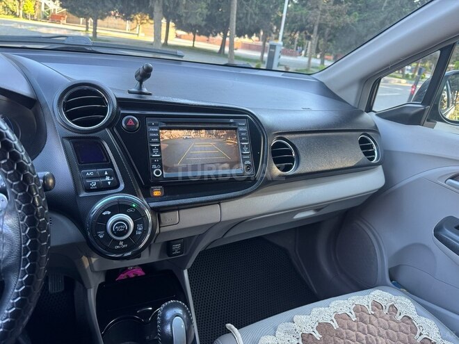 Honda Insight-11