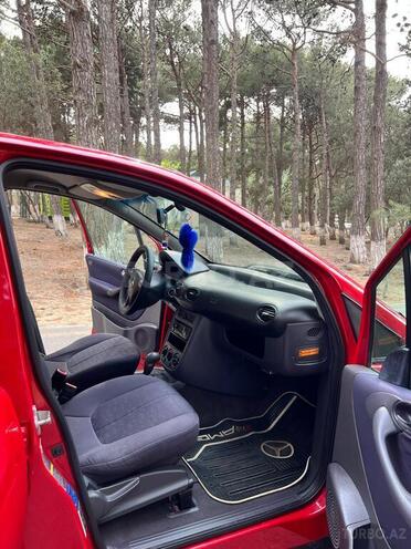 Mercedes A 140-7