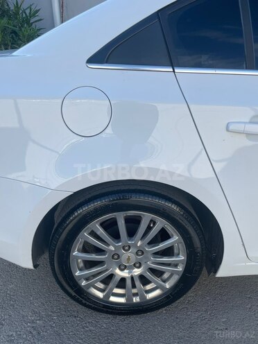 Chevrolet Cruze-15