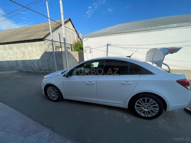 Chevrolet Cruze-12