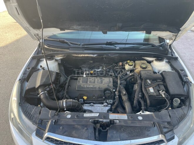 Chevrolet Cruze-11