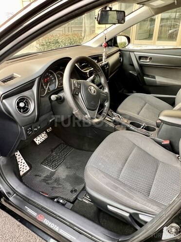 Toyota Corolla-8