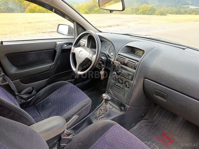 Opel Astra-10
