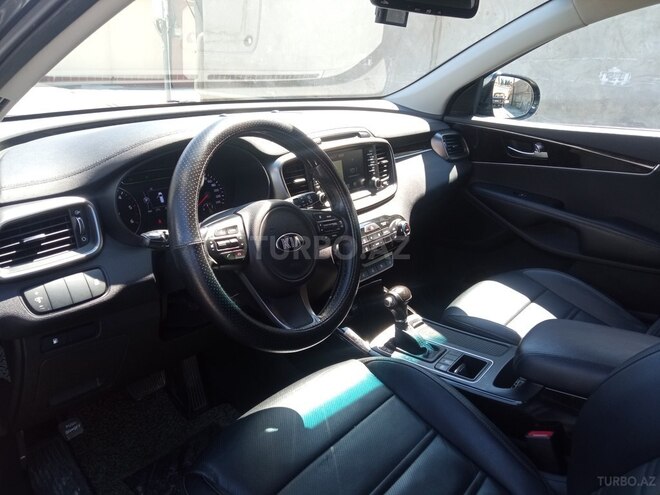 Kia Sorento-13